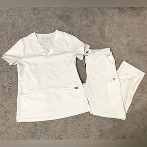 White figs scrub set. Size small